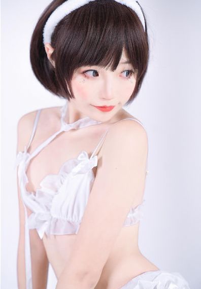 献身给魔王伊伏洛基亚_1080电影完整版